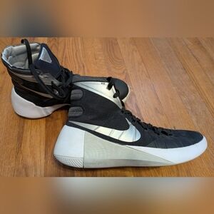 Nike Men's Hyperdunk Shoes UNIQUE